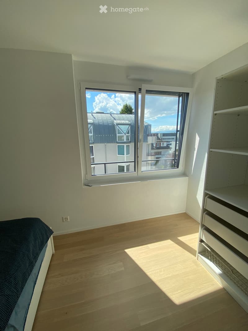 Chambre meublée (2)