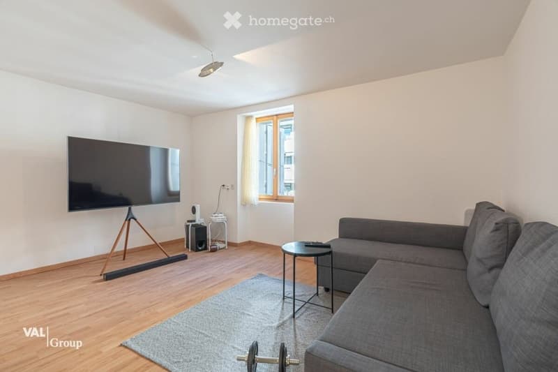 Zentral gelegene 4,5 Zimmer Whg, 2 Balkone, ideal f. Pendler (5)