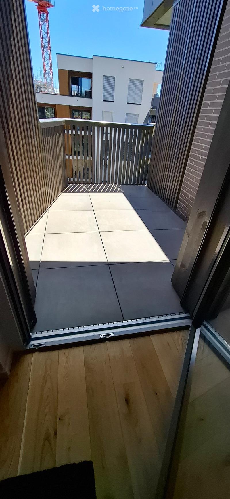 1 pièce meublée avec balcon privé, app. neuf, moderne, 110m2 (2)