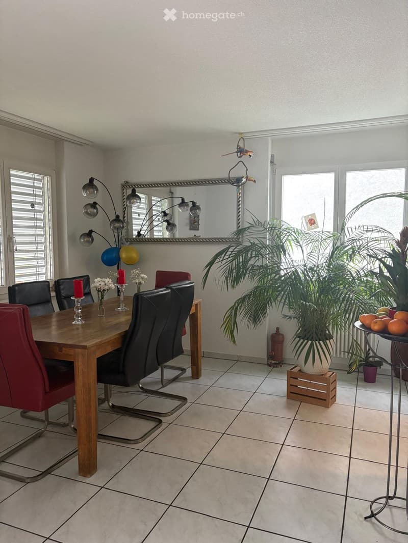 Charmante 3,5-Zimmer-Wohnung zu vermieten (3)