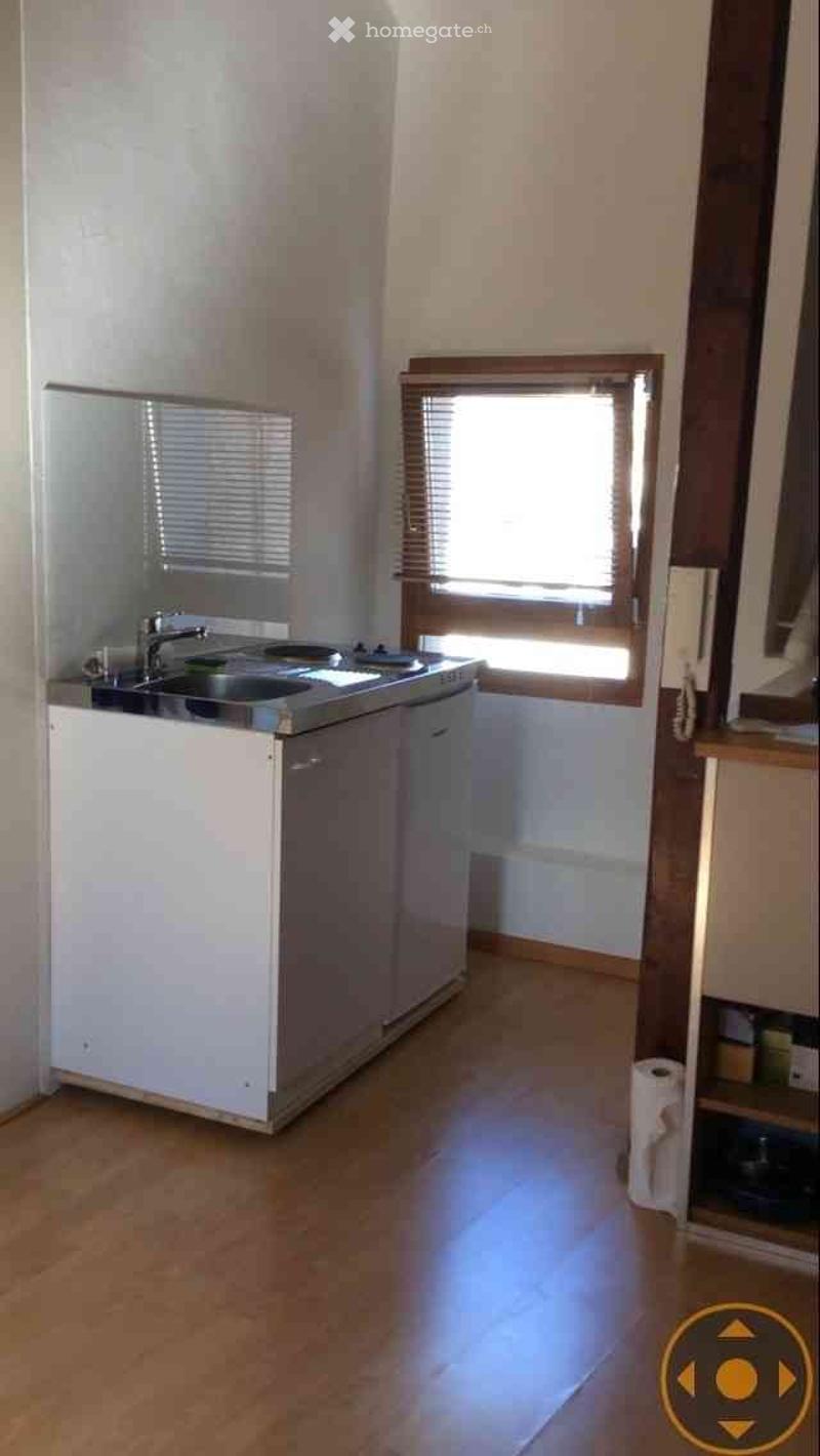 Möblierte Einzimmer-Mansardenwohnung im Quartier Breite (2)