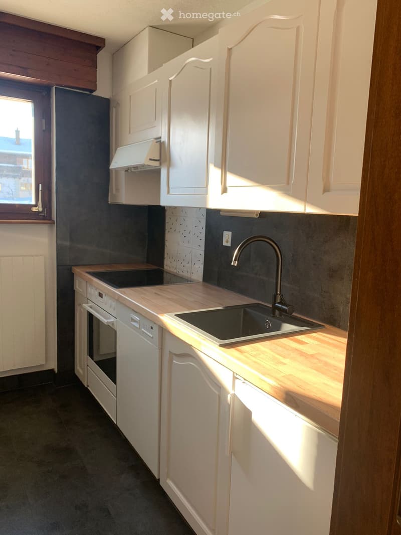 A louer grand  4.5 pièces à Venthône avec garage box (2)