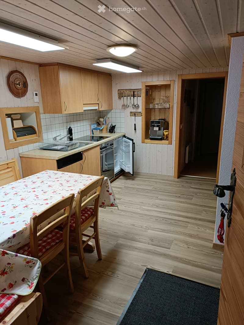 Grosse 4.5 Z. Wohnung möbiliert in Feschel zu vermieten (2)