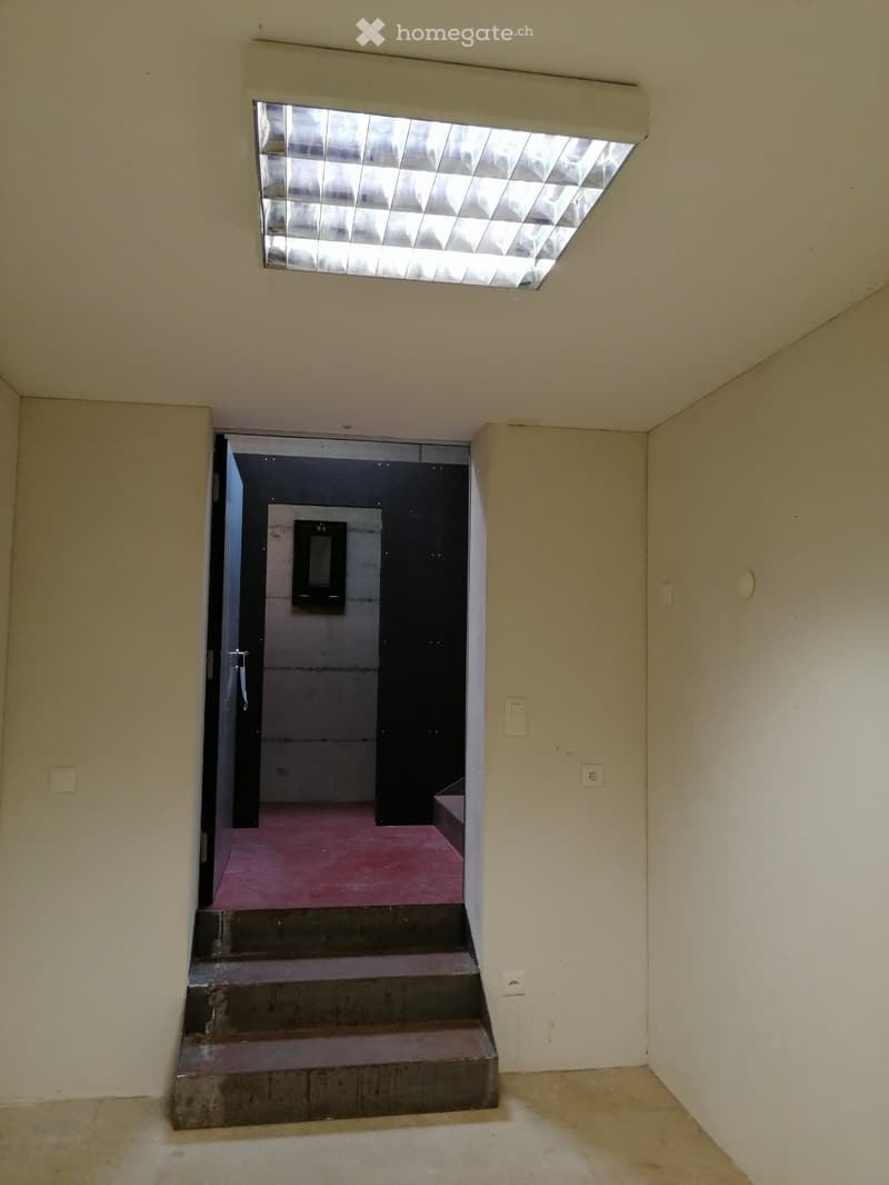 impresa edile, magazzino-ufficio da condividere (3)
