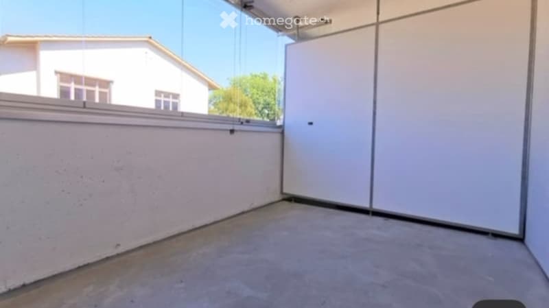 Moderne 2.5-Zimmer-Wohnung an Top-Lage ab 1. Juli (4)