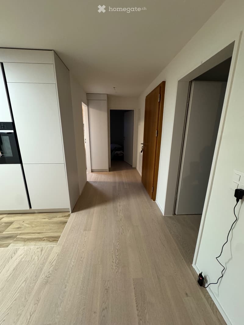 Moderne 3.5-Zimmer-Wohnung mit Balkon und Garage in Winkel (4)