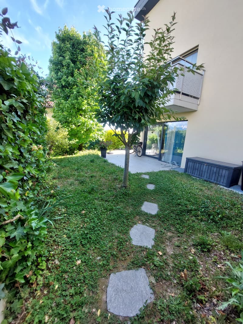 Bail à reprendre: 3,5 pièces avec jardin et vue sur le lac (4)