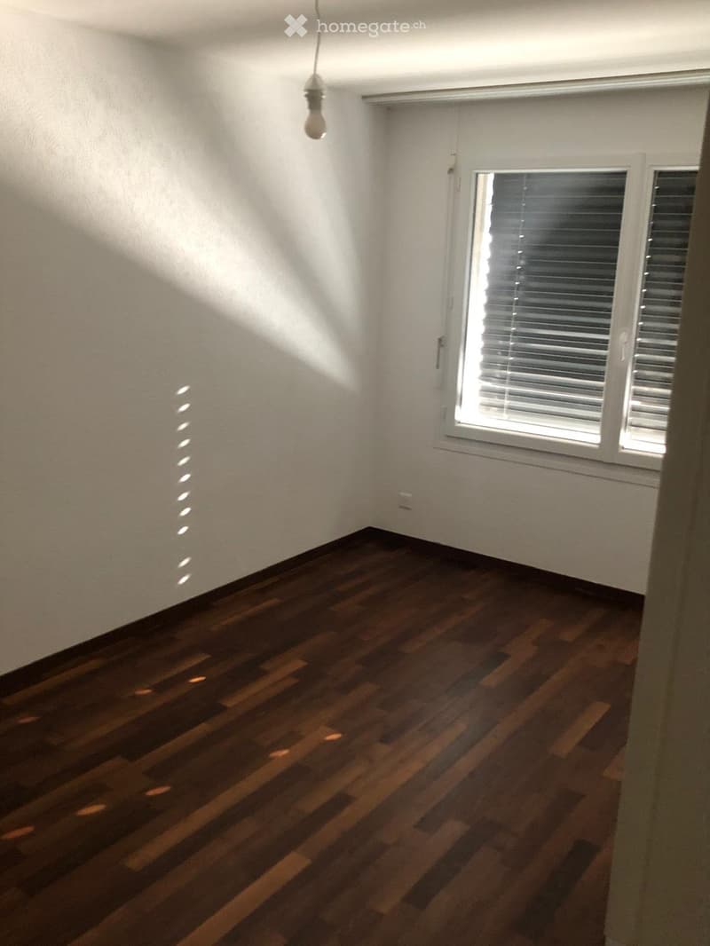 Appartement moderne de 2,5 pièces situé en centre-ville (3)