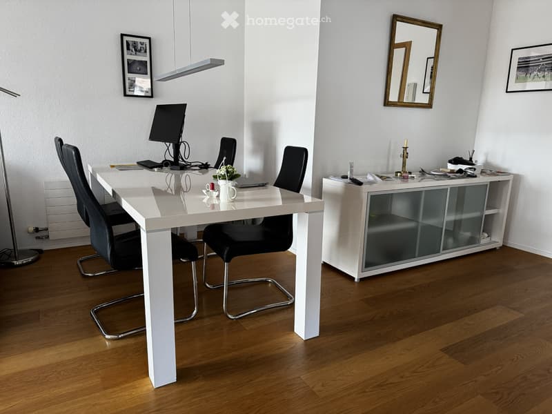 2 1/2 Zimmer Wohnung, neuwertig (5)