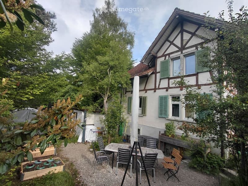 Charmantes Einfamilienhaus mit idyllischem Garten, 440m2 (2)