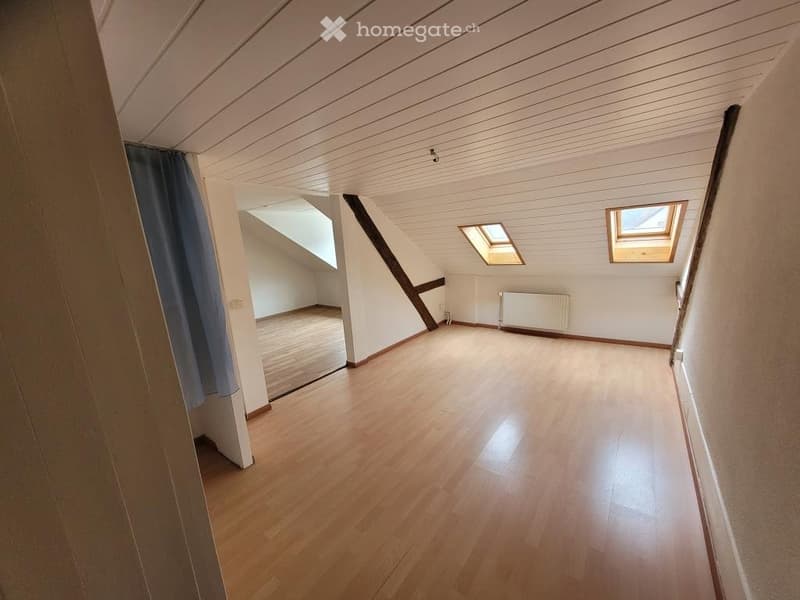 A louer Bel Appartement Mansardé 5,5 pièces. à St-Imier (4)