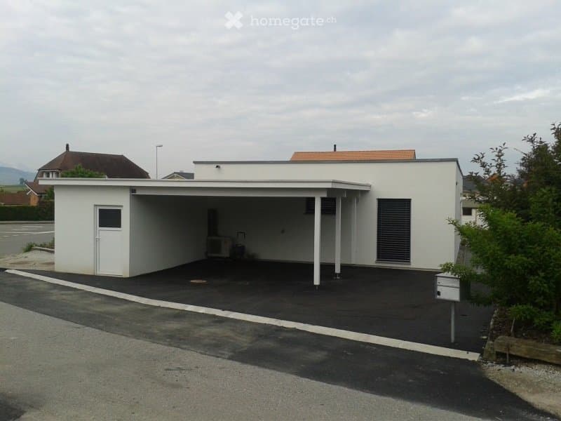 Location villa moderne - Lentigny (1)