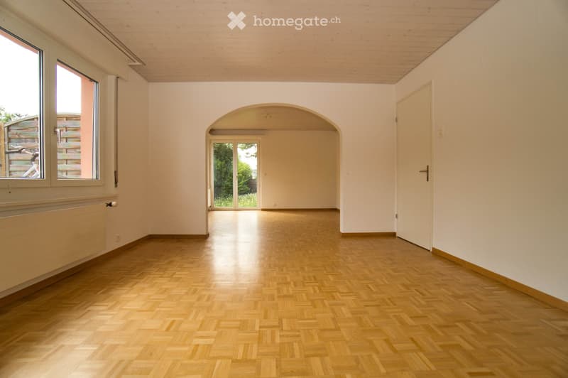 Grosszügiges 5.5-Zimmer-Einfamilienhaus mit Garten (3)