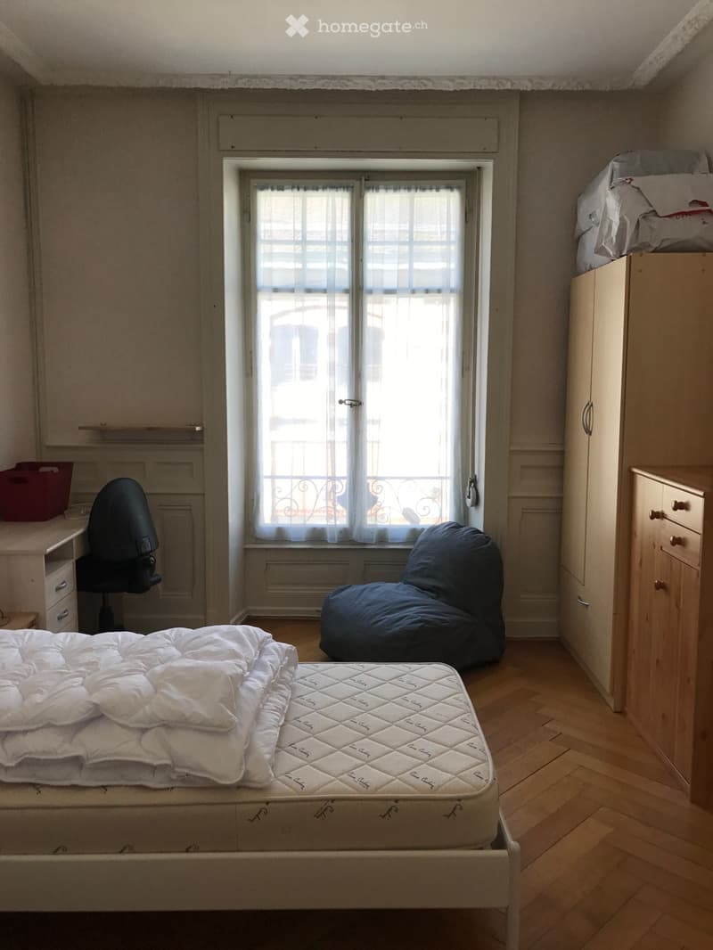 Chambre meublée à louer à étudiant/e UNIQUEMENT (1)