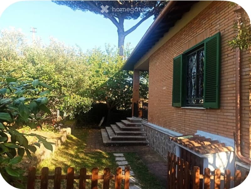 Appartamento in villa con giardino (1)