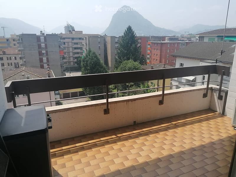 Lugano, 3.5 locali attico con posteggio interno (1)