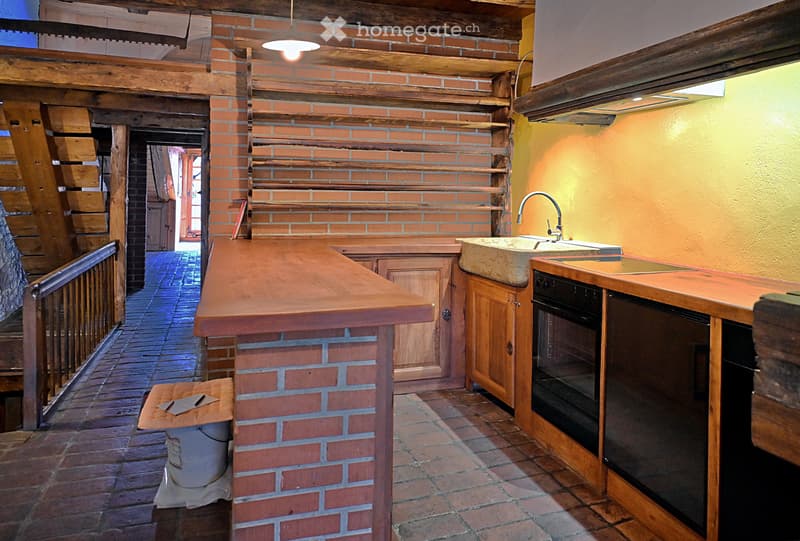 Pittoresque Appartement 4.5, vieille ville de la Neuveville (3)