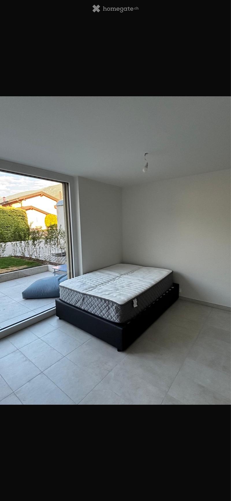 À louer studio meublé neuf avec terrasse à Uvrier (4)