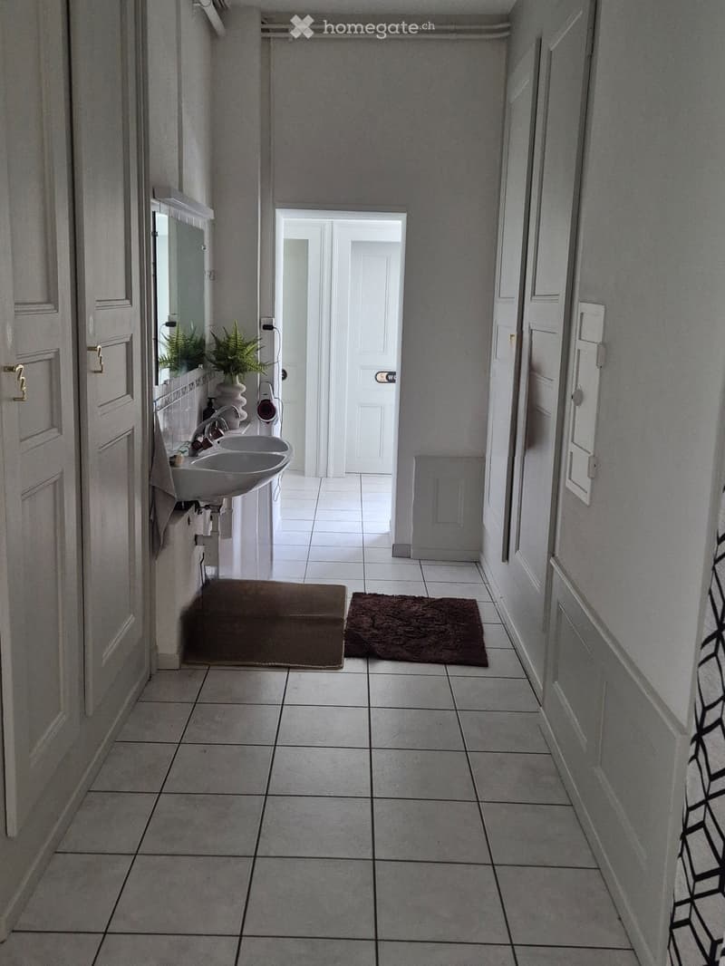 Grand appartement de 7.5 pces avec double balcon et garage (5)