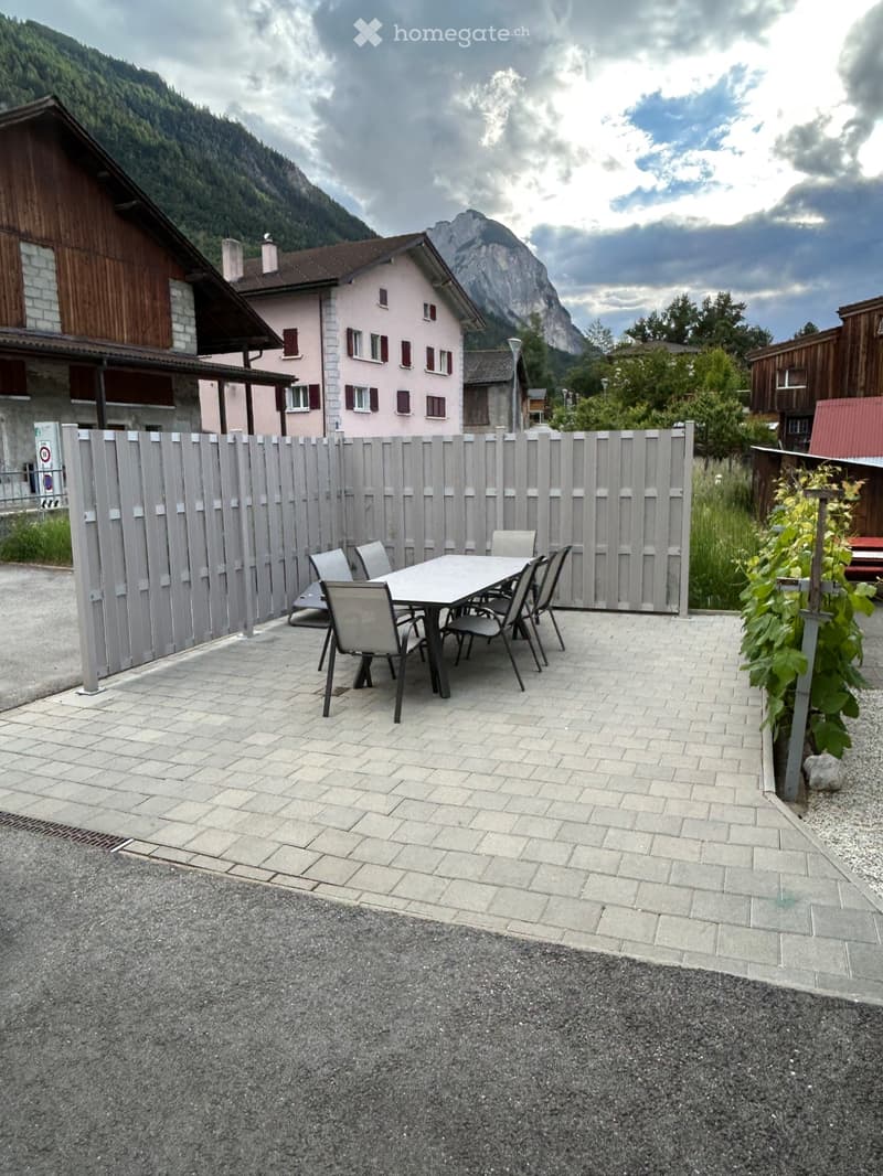 Moderne 2.5-Zimmerwohnung mit privatem Sitzplatz in Agarn (5)