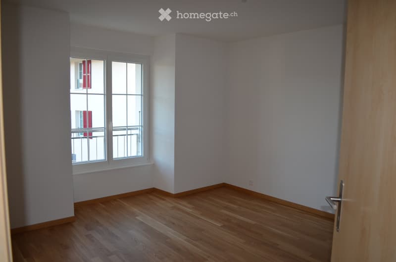 A remettre pour le 1er octobre, spacieux appartement de 4,5p (3)