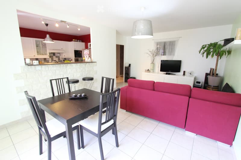 À louer dès juillet  Appartement de 80 m² à Saint-Cergues (5)