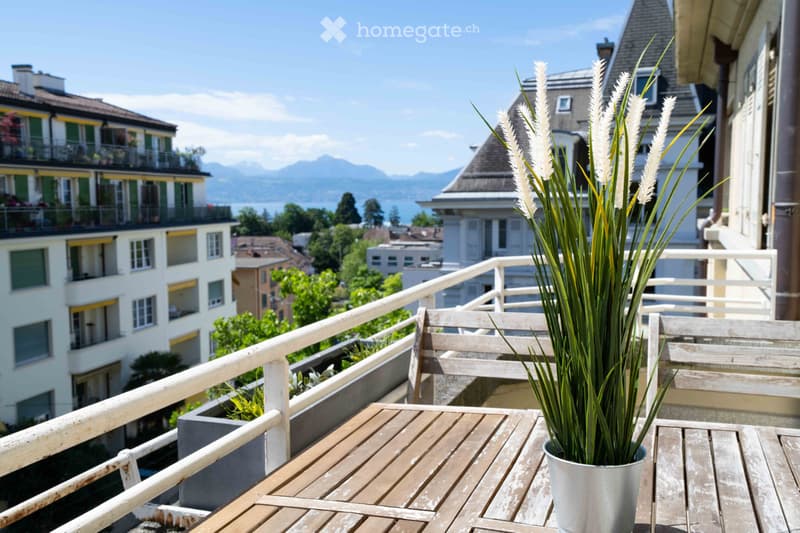 SUB-LET Bright Montchoisi 3.5 room with balcony & lake views (1)