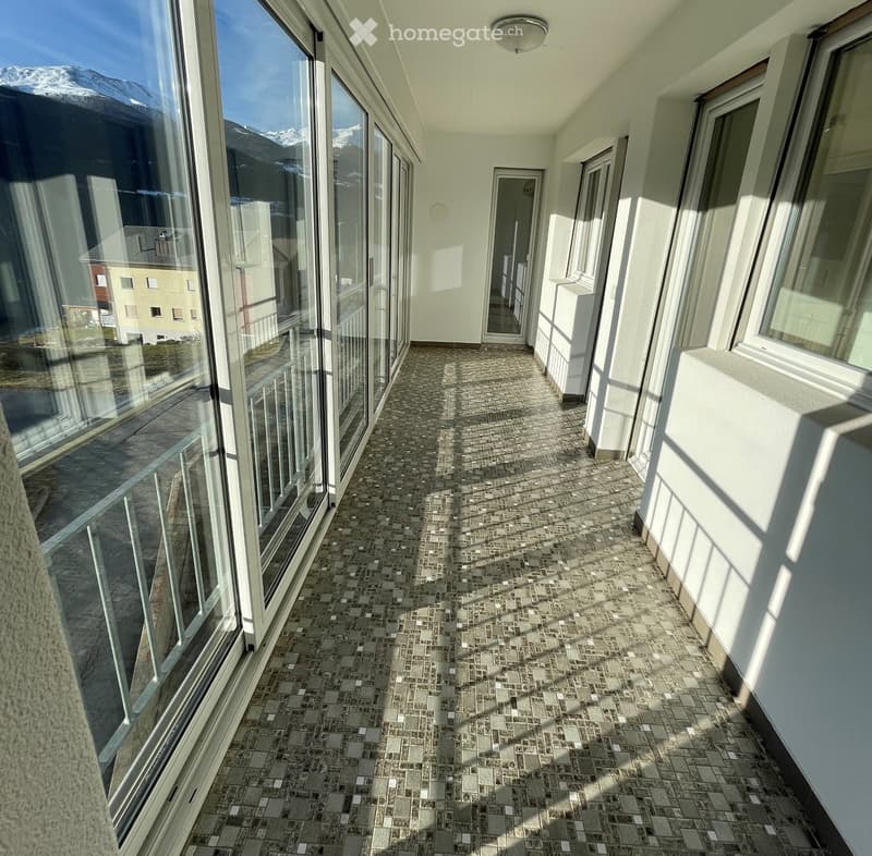 Renovierte 4.5-Zimmer-Wohnung mit 2 Terrassen und Weitsicht (2)