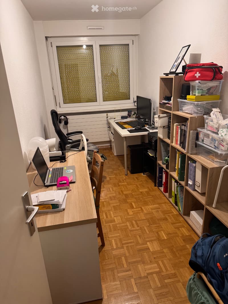 5p 88m2 6e étage 2500chf + 250 parking Servette dès 1 août (4)