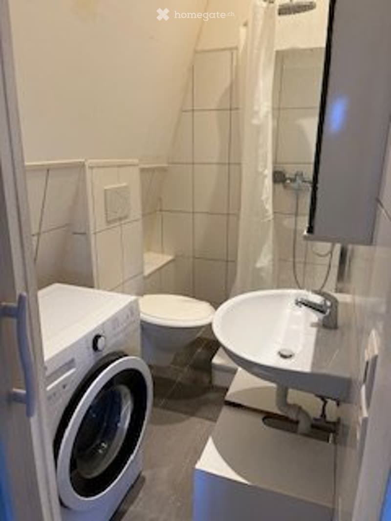 A louer - Grand studio lumineux, rénové en vieille ville (1)