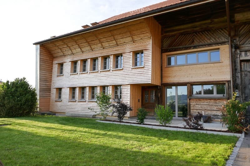 Grande appartement, 3 chambres, bureau, 2 salles de bains. (1)