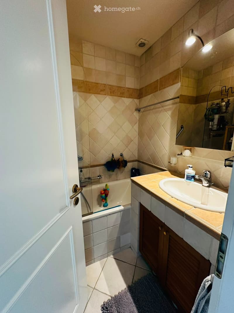 Appartement 2.5 pièces avec jardin privatif à Ecublens (4)
