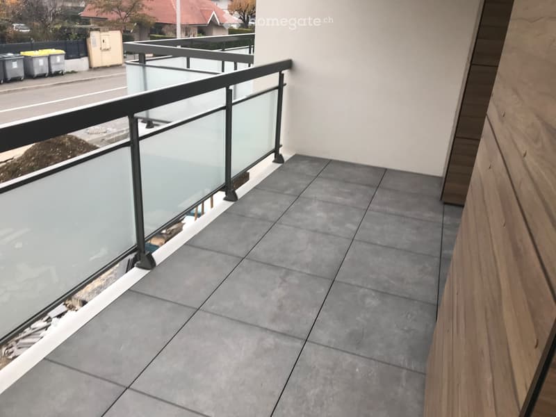 À vendre - Charmant appartement de 4,5 pièces à Publier (3)