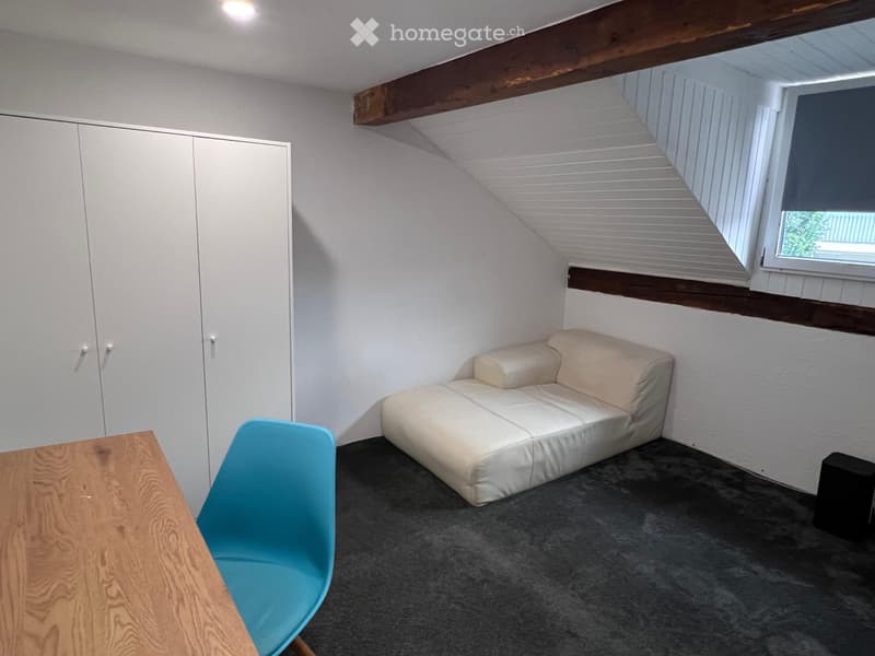 Chambre meublée (2)