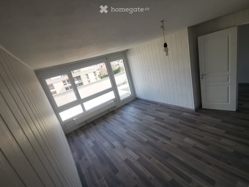 Appartement attique de 2 pièces moderne et lumineux (3)