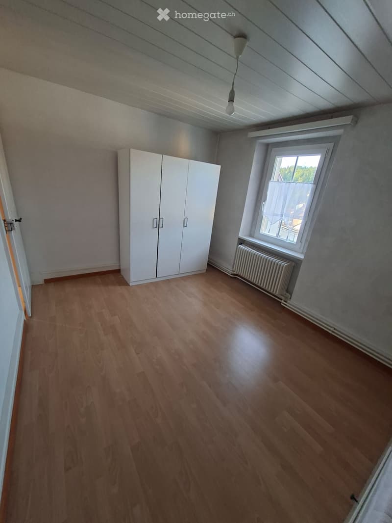 Appartement 3 pièces et demi libre de suite ou a convenir (2)