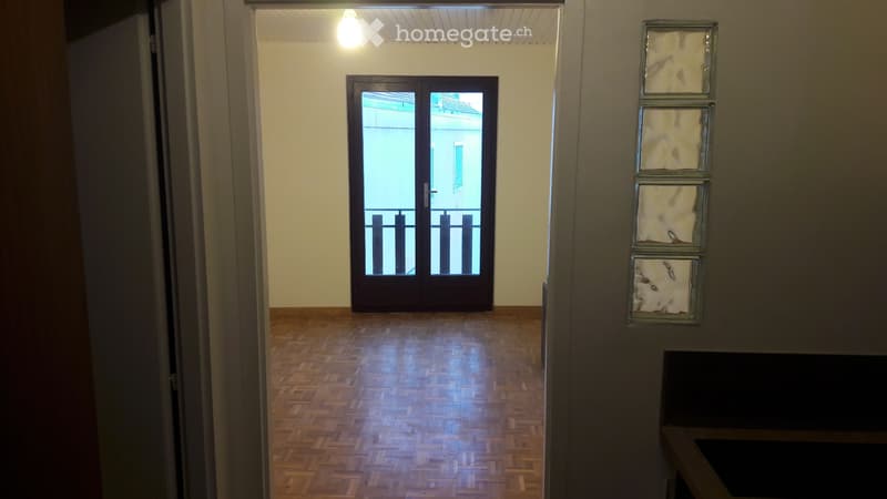 Studio 27 m2 à louer à Arzier, 3 min. de la gare, 990.-- (1)