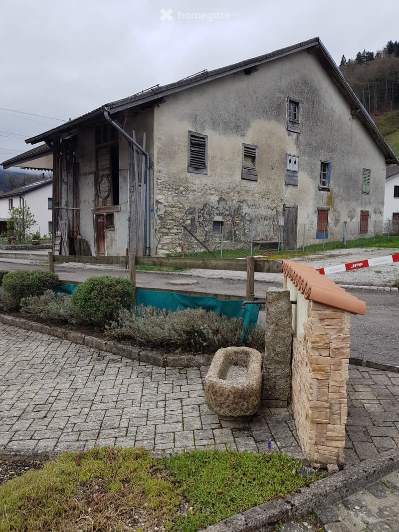 Maison villageoise à rénover (1)
