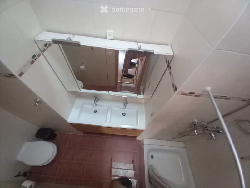 Jolie chambre à louer, salle de bains privée + accès cuisine (2)