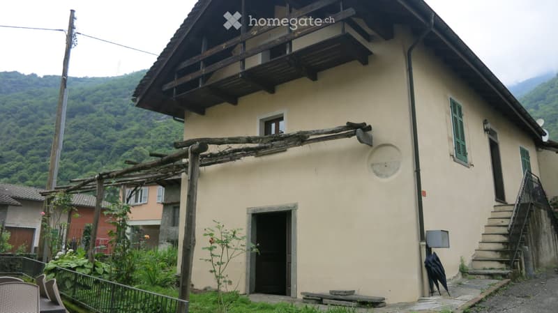 FERIENHAUS- CASA CON GIARDINO, ORTO E POSTEGGIO (1)