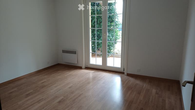 Joli 3 pièces - rez de jardin - dans villa privée (2)