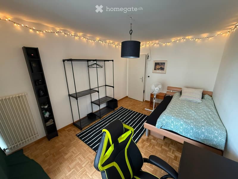 Chambre dans une super colocation août-septembre à Neuchâtel (1)