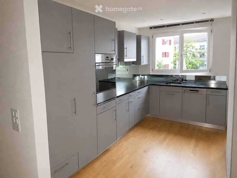 ***** Traumoase: grosse 4.5-Zimmer-Wohnung mit Wintergarten (4)