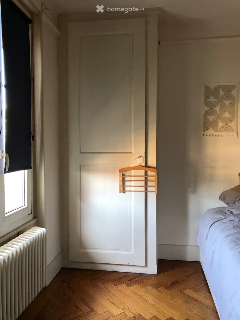 Loue grande chambre meublée (3)