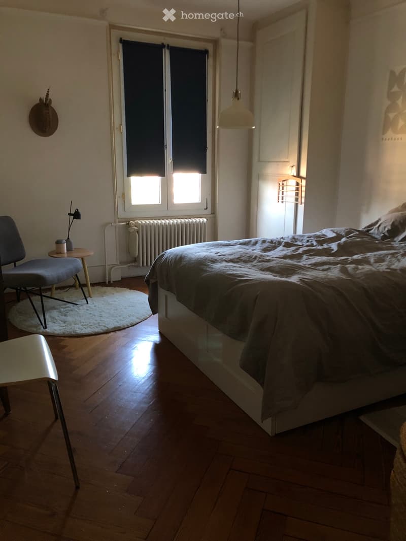 Loue grande chambre meublée (1)