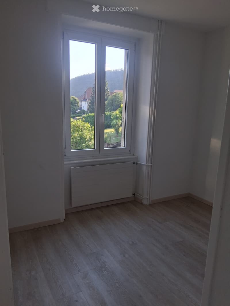 Appartement lumineux de 3 pièces au centre de Sainte-Croix (1)