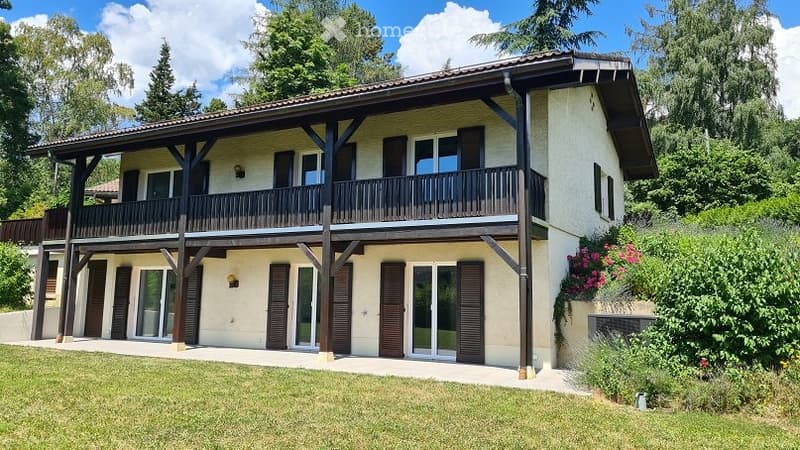 Belle maison récemment rénovée de 8.5 pcs avec grand jardin (2)