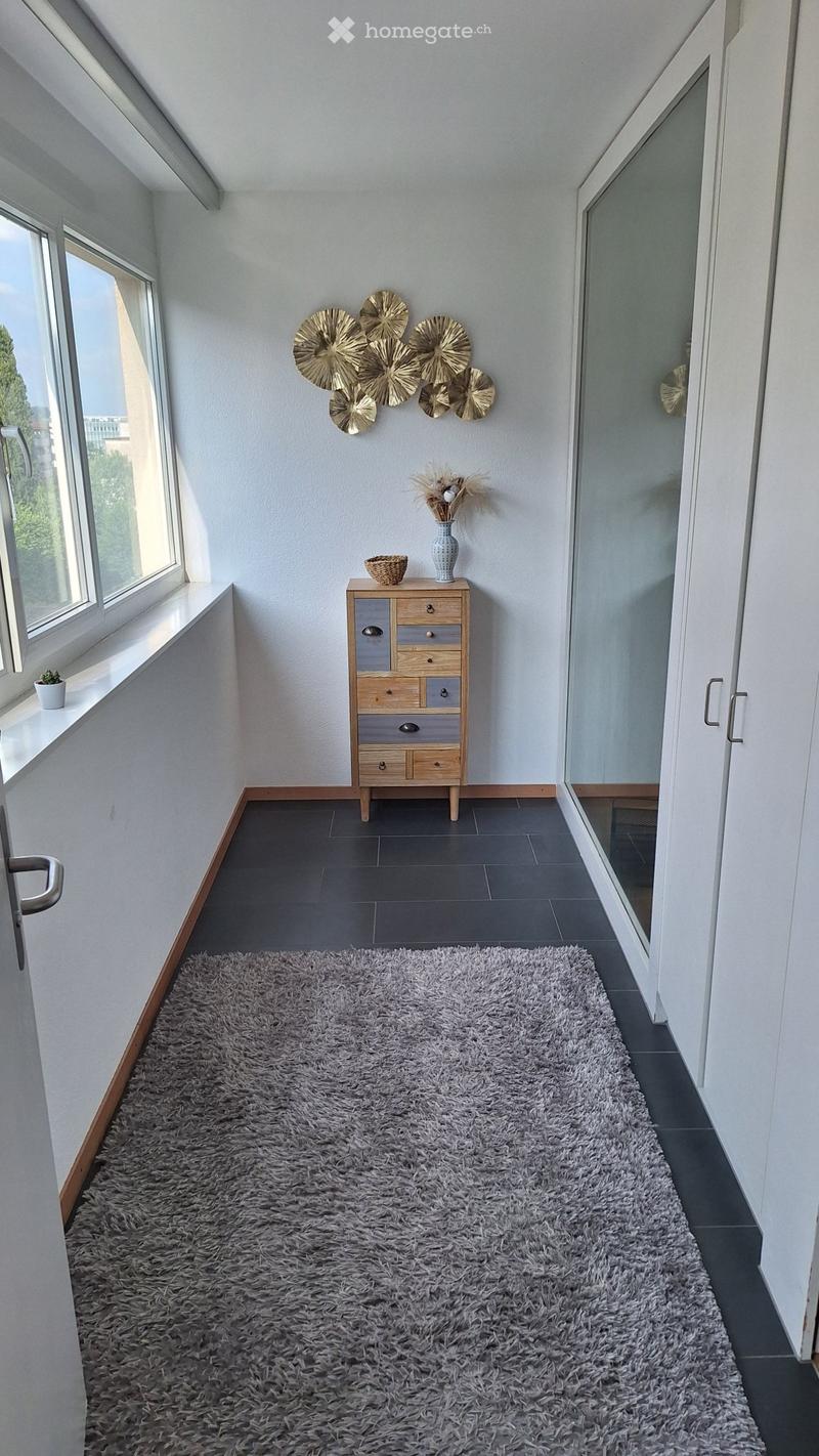 Très bel appartement de 3,5 pièces au 6 étage, avec vue (3)