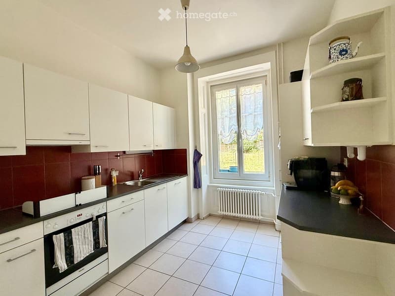 Appartement de 5.5 pièces avec balcon et vue lac à Neuchâtel (5)