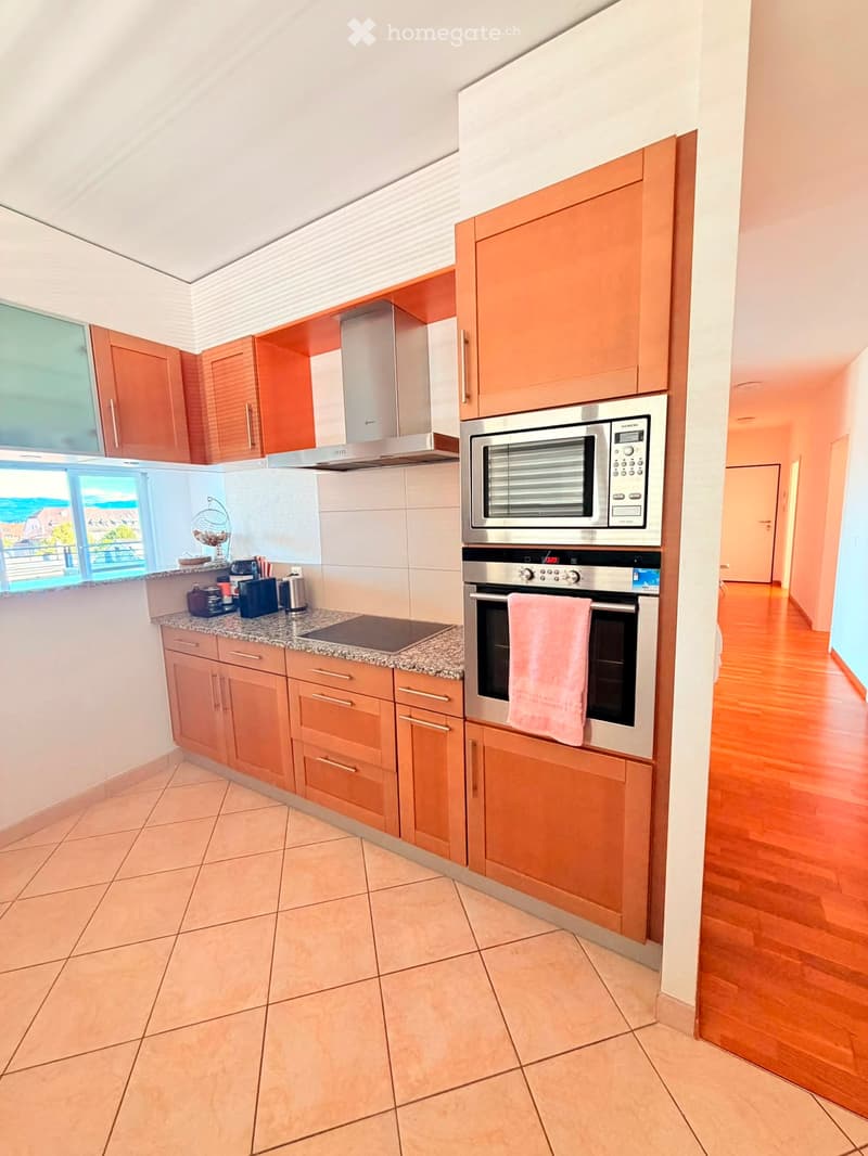 Spacious 3-Bedroom Apartment with Lake-Facing Terrace (5)
